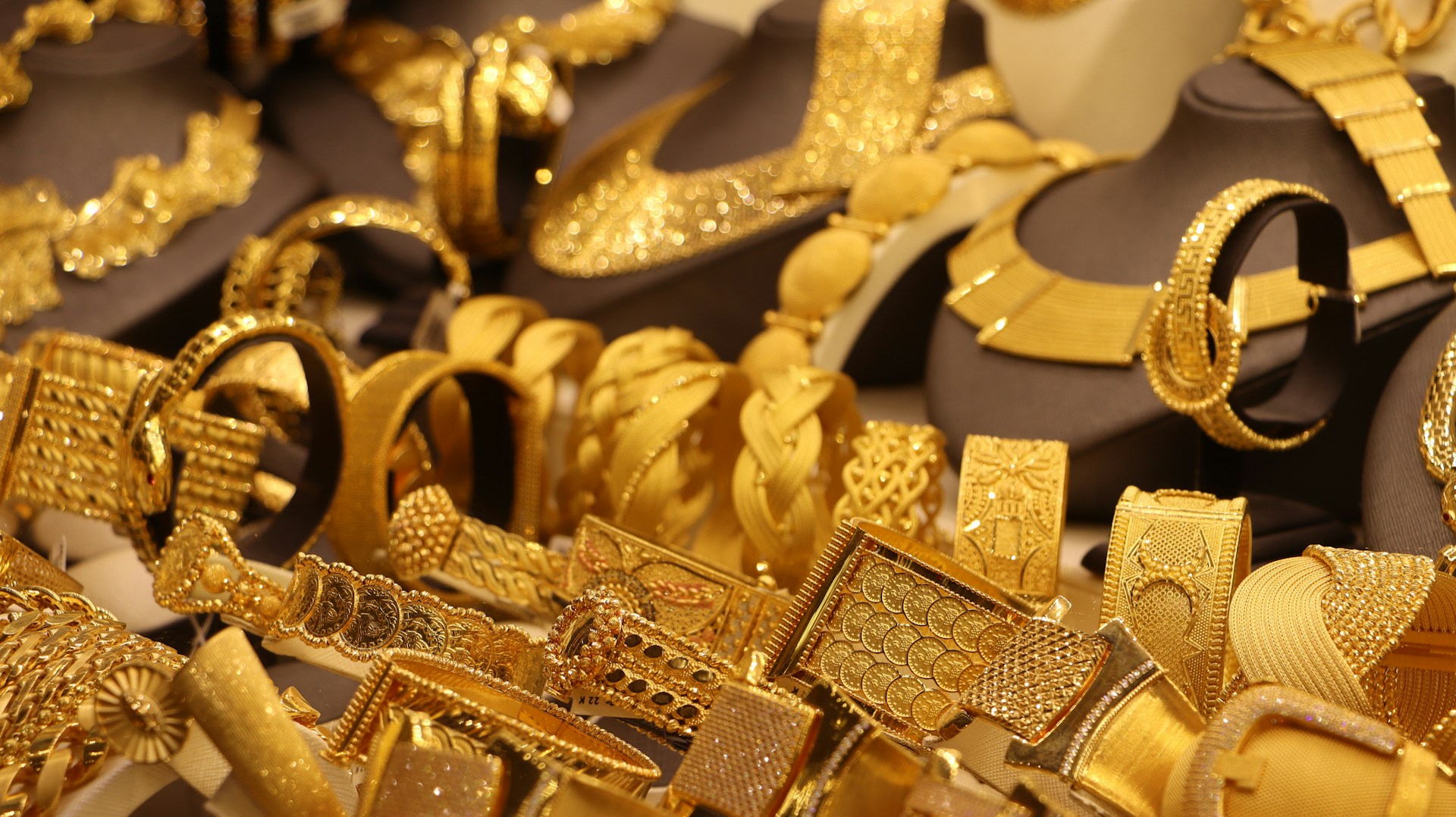 Detailed Guide To Gold Trading For Beginners