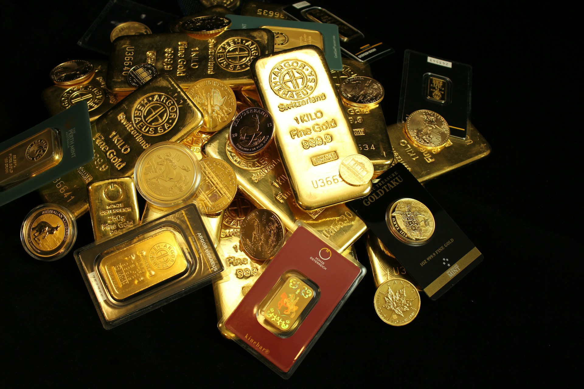 Pros And Cons Of Buying Gold Bars Vs Gold Coins